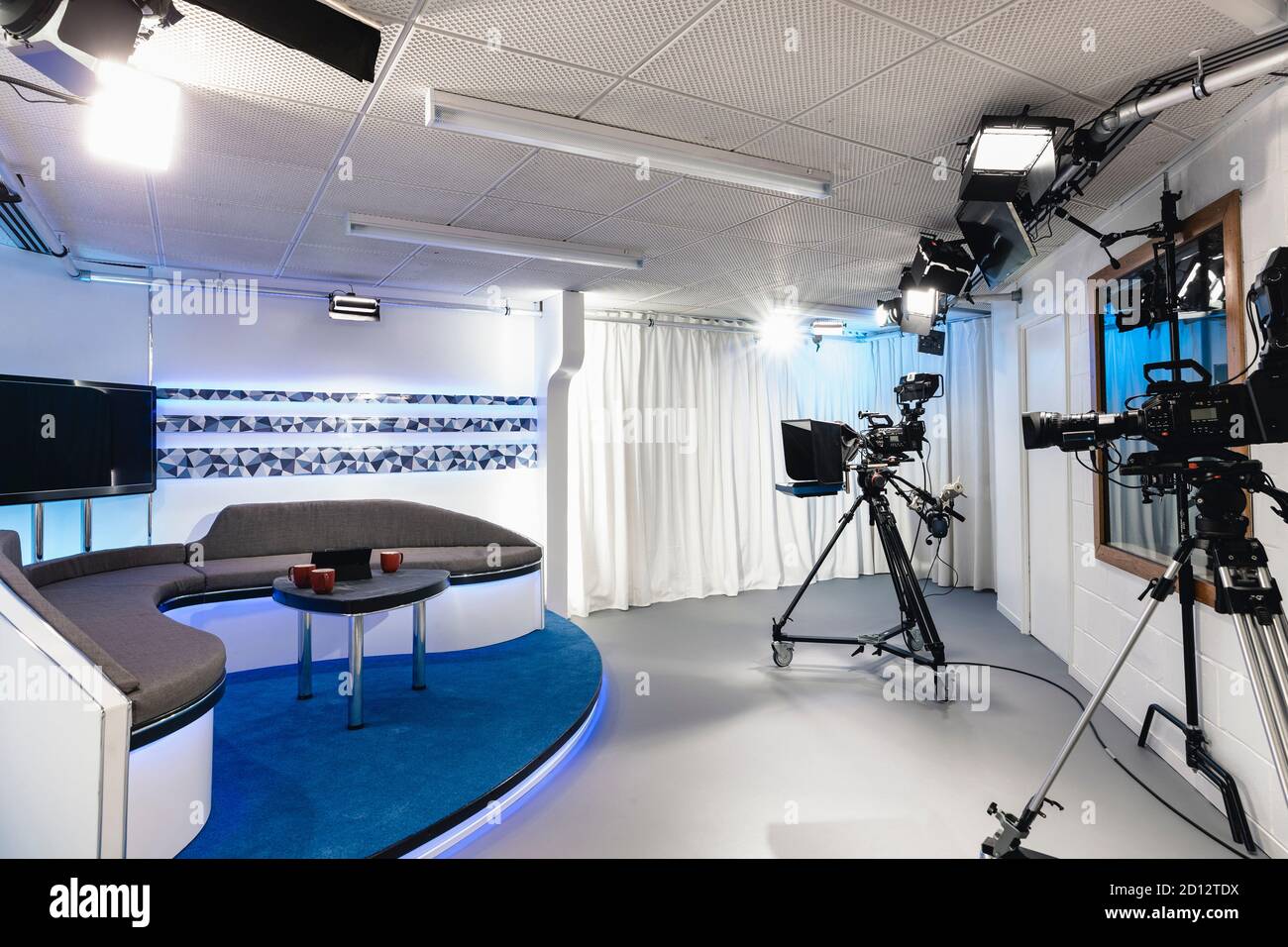 The wire television sofa hires stock photography and images Alamy