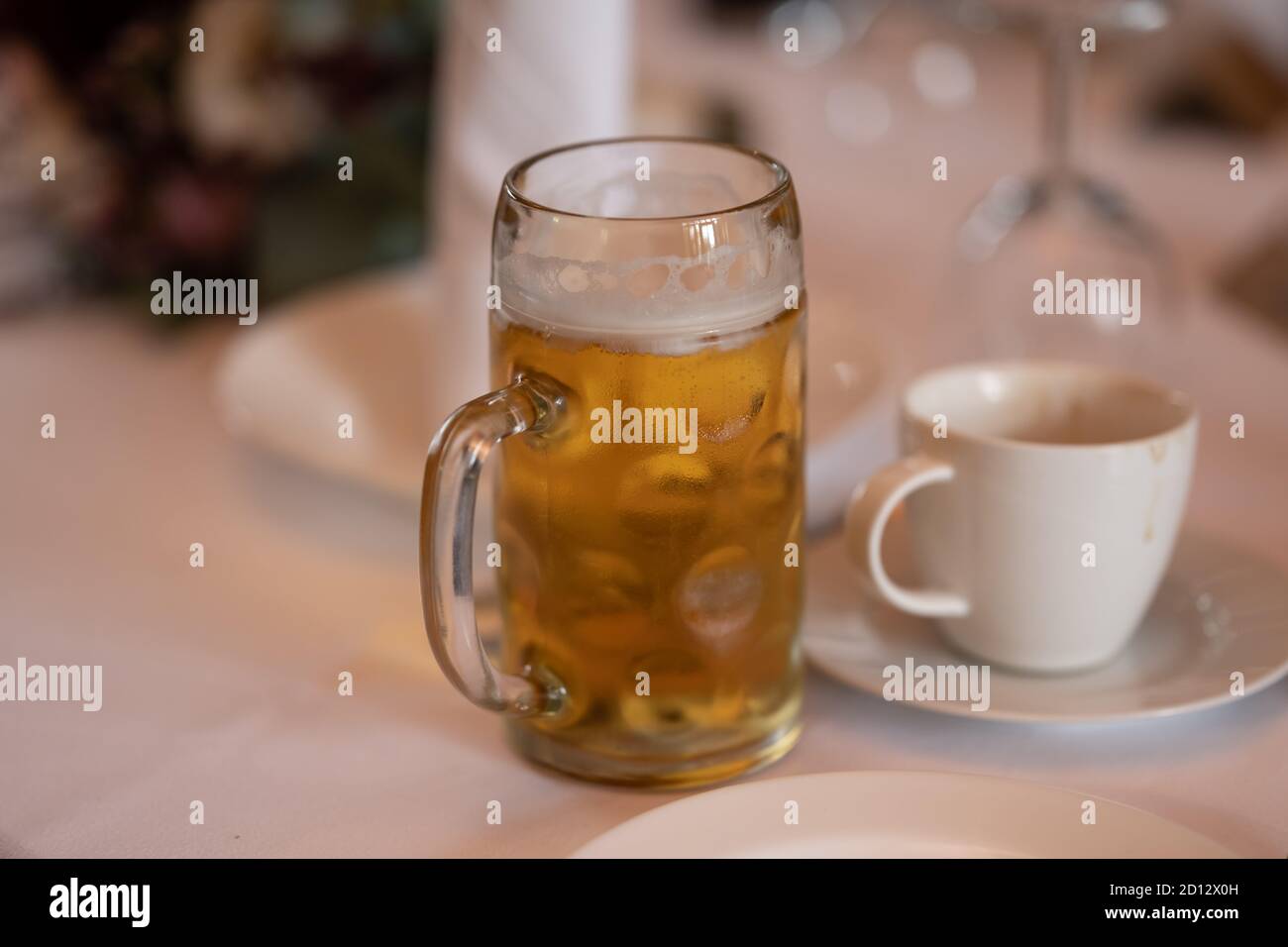 Gesellschaft, Deutschland, Ein Glas frisch gezapftes Bier. *nur redaktionelle Nutzung* Stock Photo