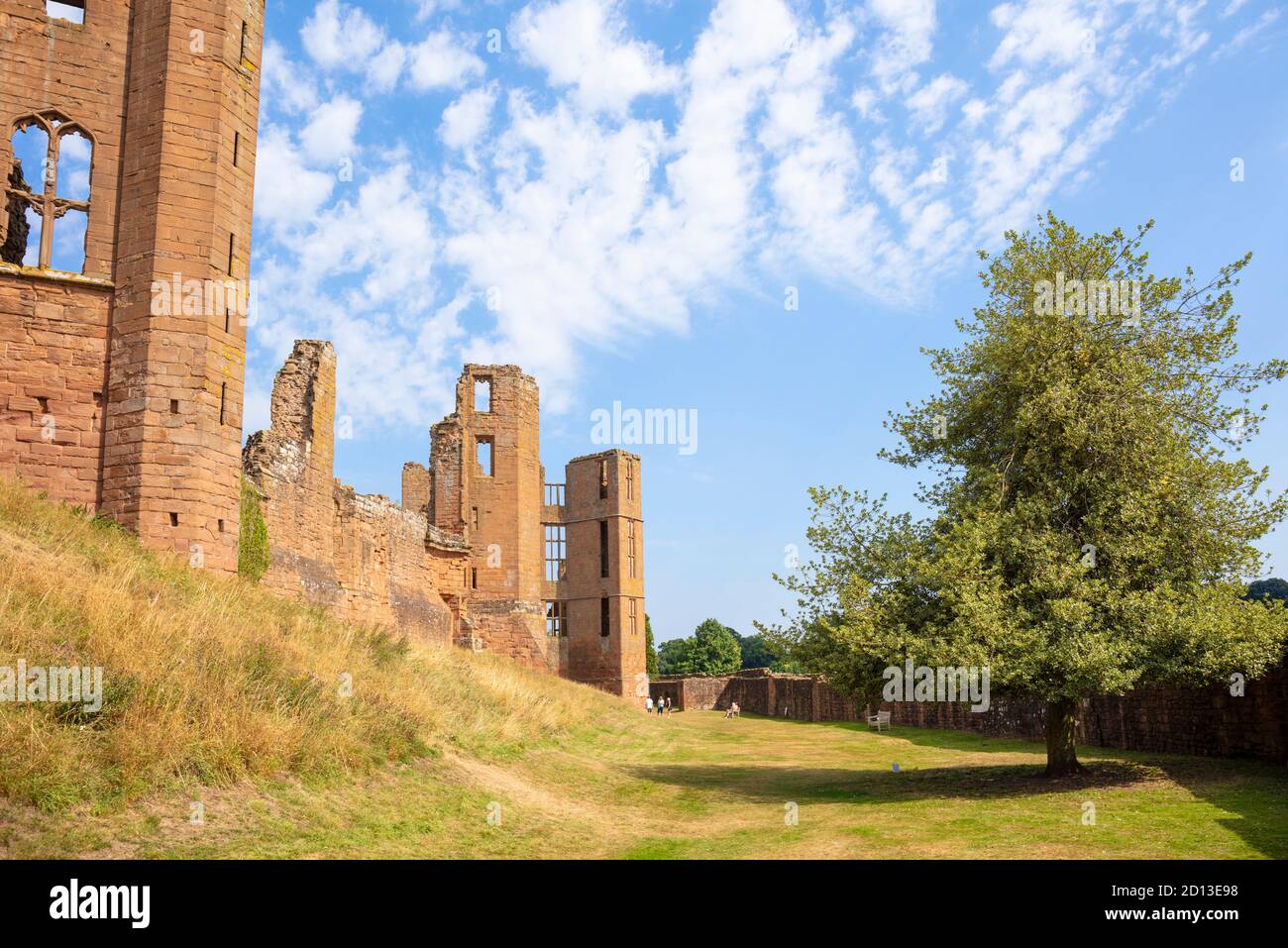 Kenilworth Castle ruins and grounds Warwickshire England uk gb Europe Stock Photo