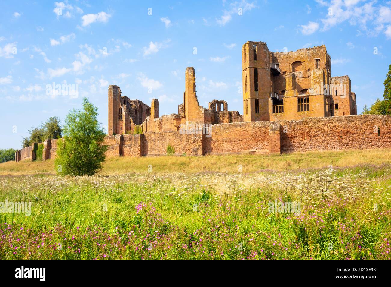 Kenilworth Castle ruins and keep which is norman architecture and over 500 years old Kenilworth Warwickshire England uk gb Europe Stock Photo