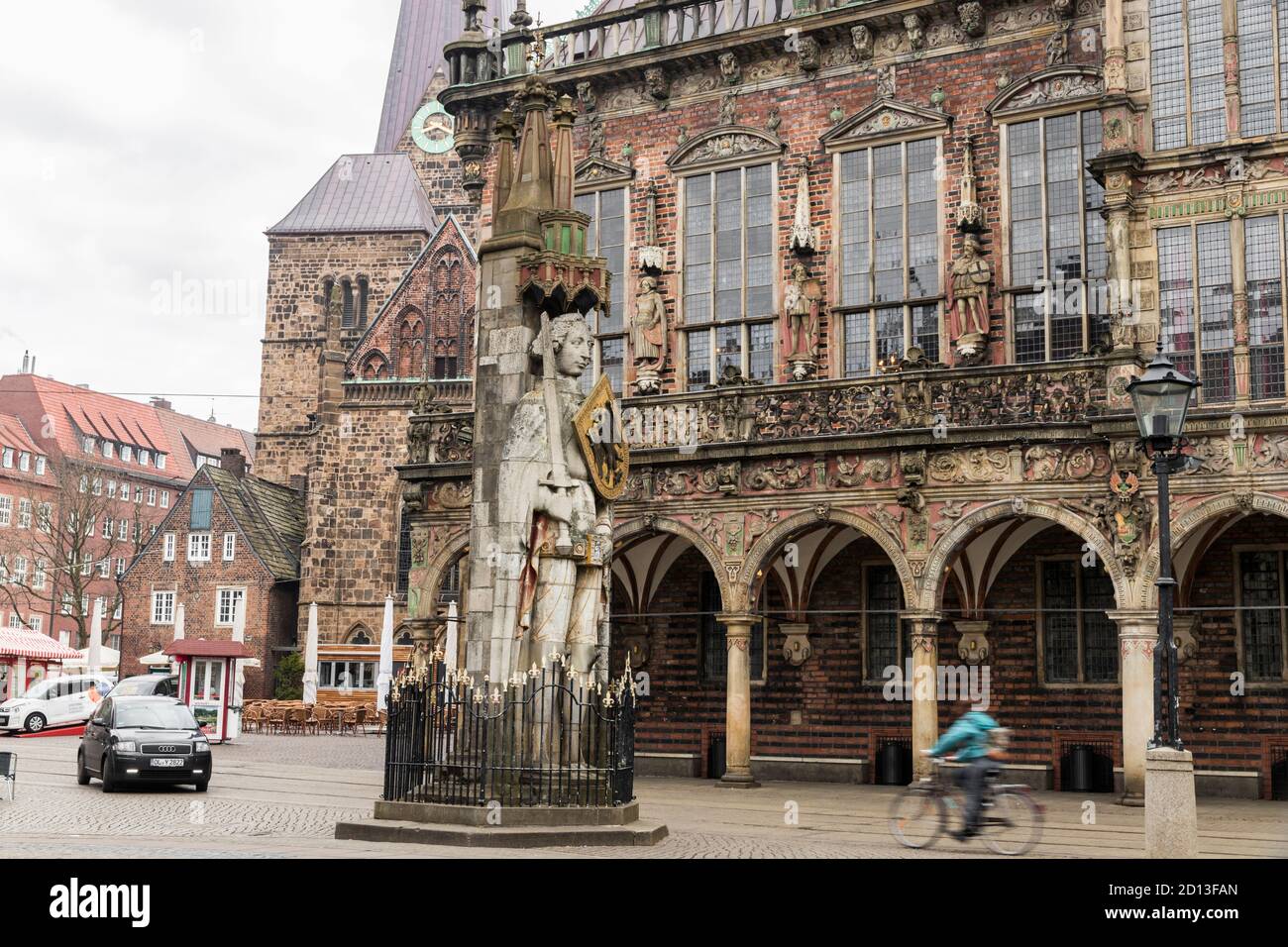 Bremen, Germany. The Bremen Roland, a statue of Roland (a Frankish military leader under Charlemagne) erected in 1404. Market square (Rathausplatz) Stock Photo