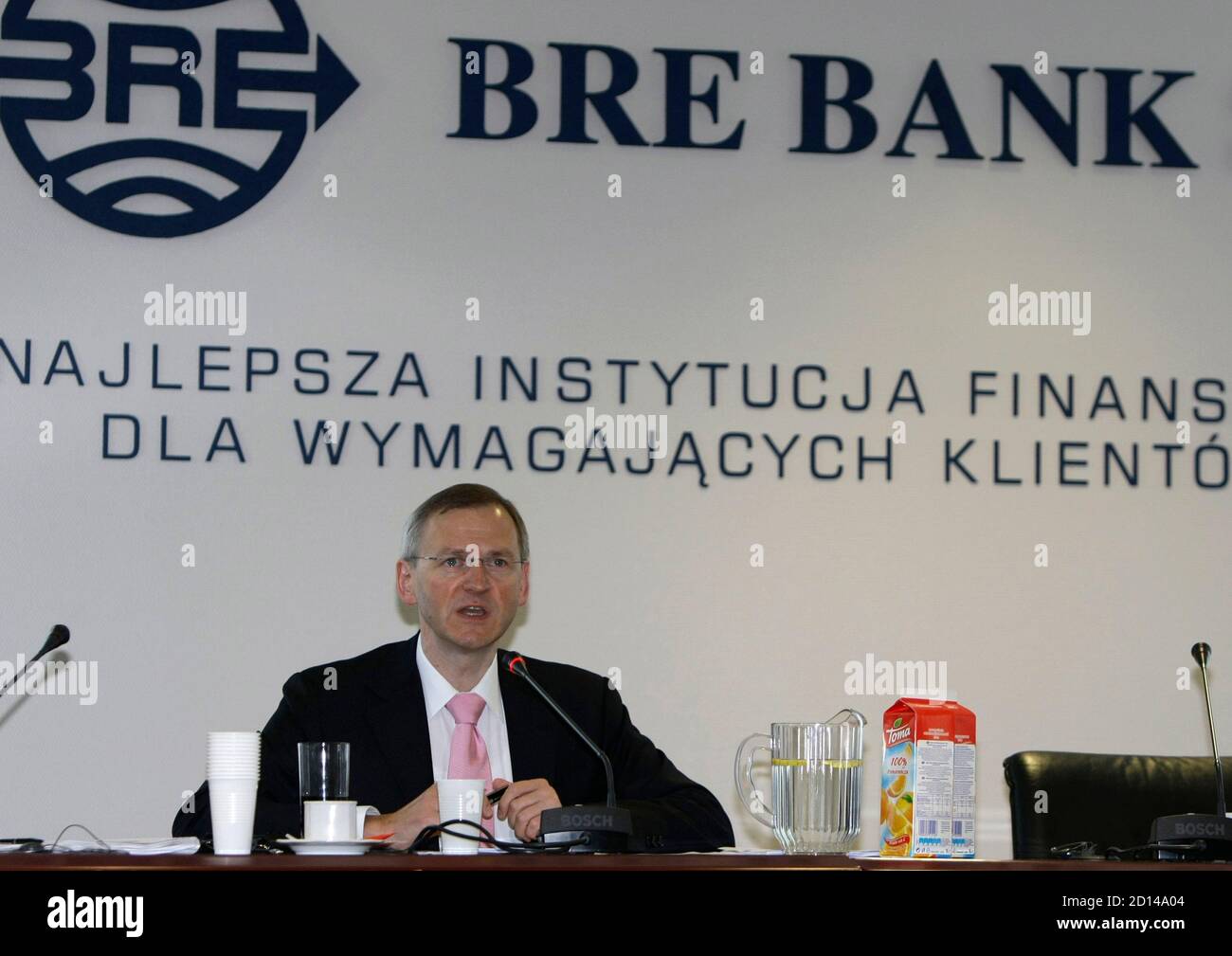 Chief excretive officer of BRE Bank Mariusz Grendowicz presents the first  quarter results at banks headquarters in Warsaw April 29, 2009. BRE is the  first major Polish bank to report first-quarter figures.