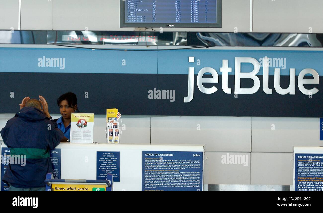 United airline check in counter hires stock photography and images Alamy