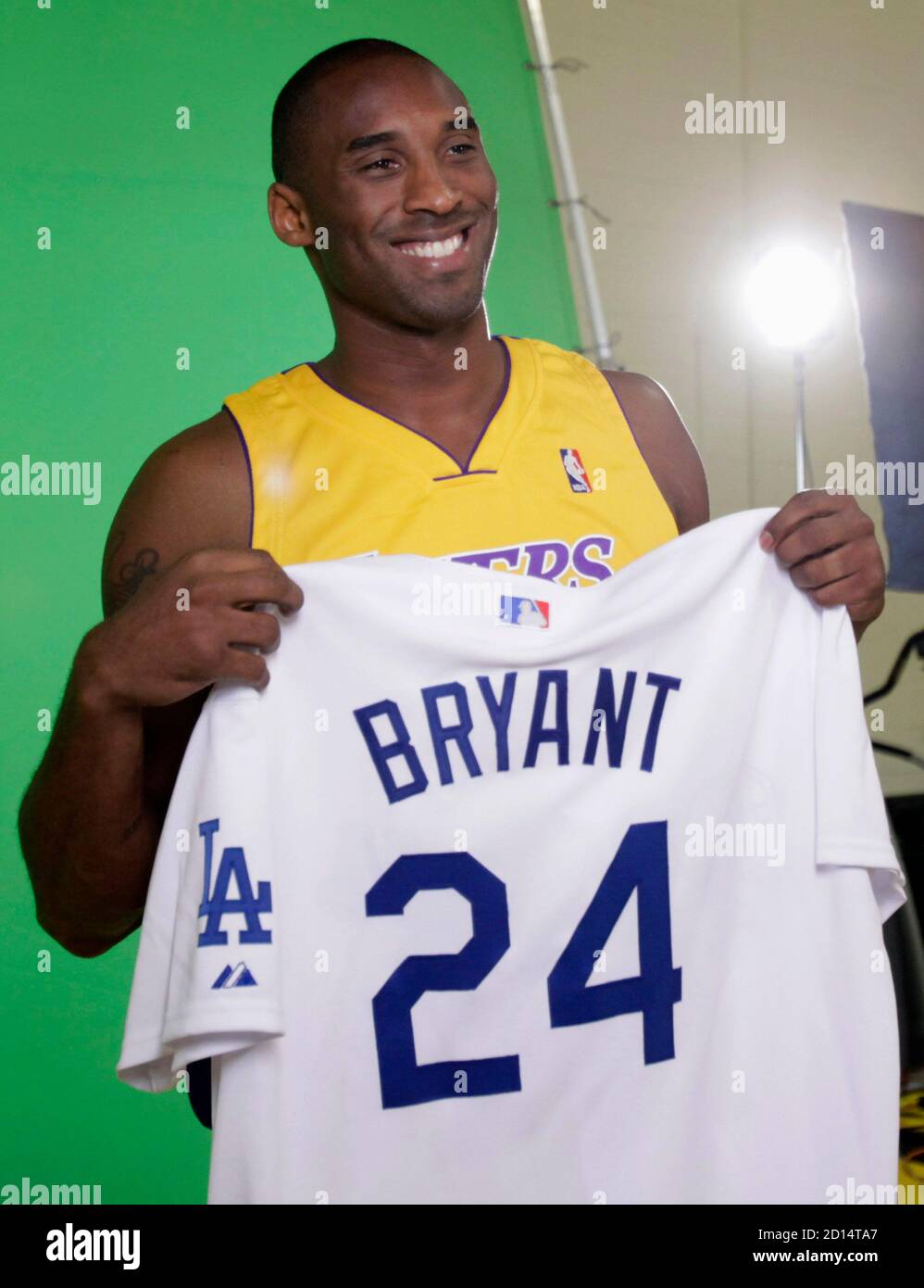 la dodgers kobe bryant jersey