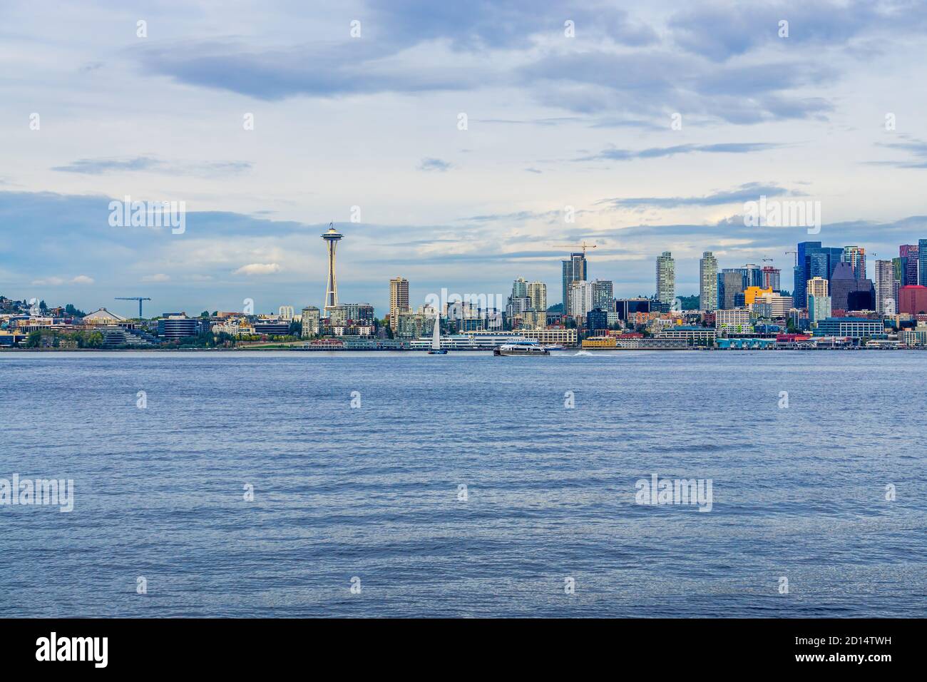 Seattle Skyline Water High Resolution Stock Photography and Images - Alamy