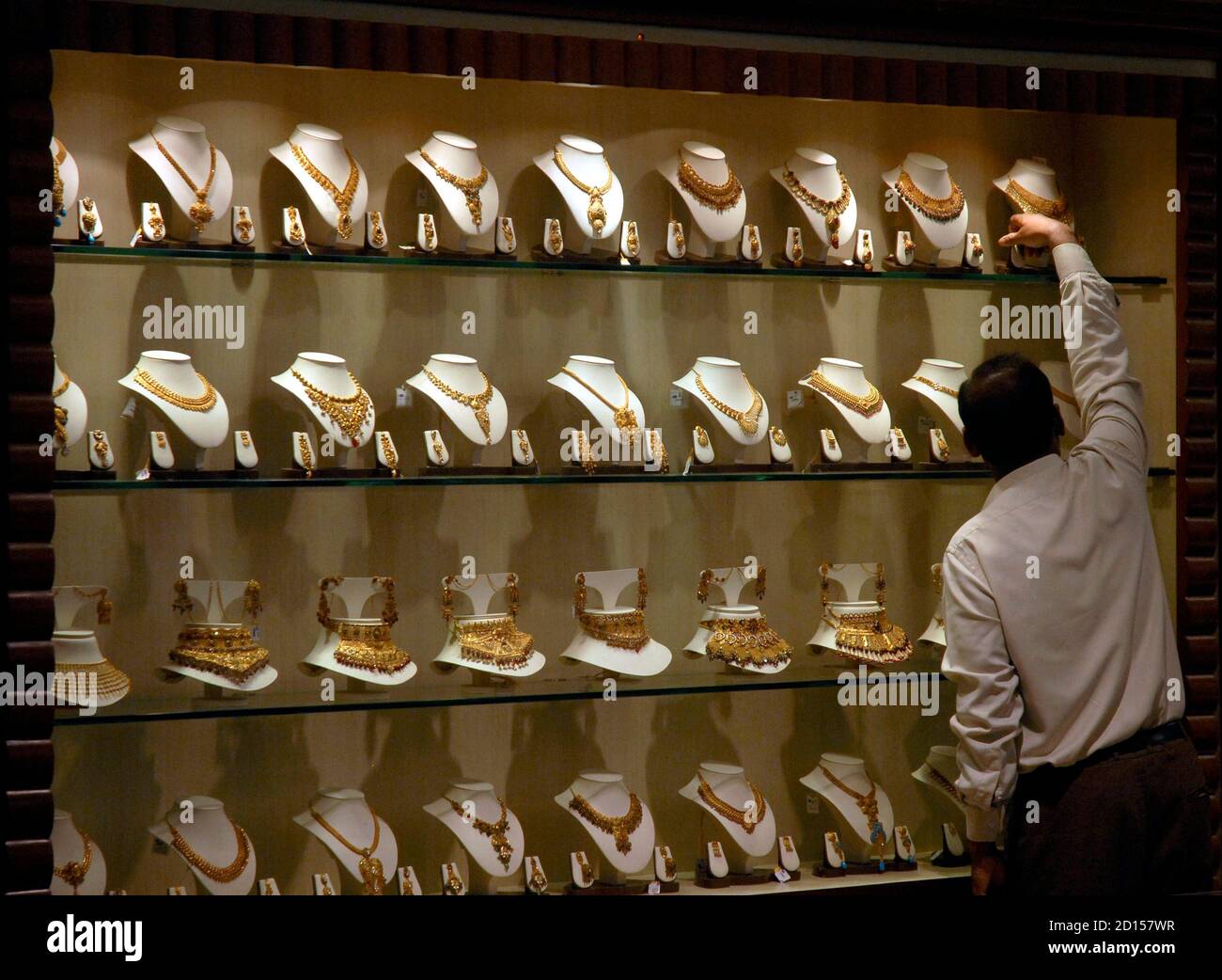 Indian jewellery showroom hi-res stock photography and images - Alamy