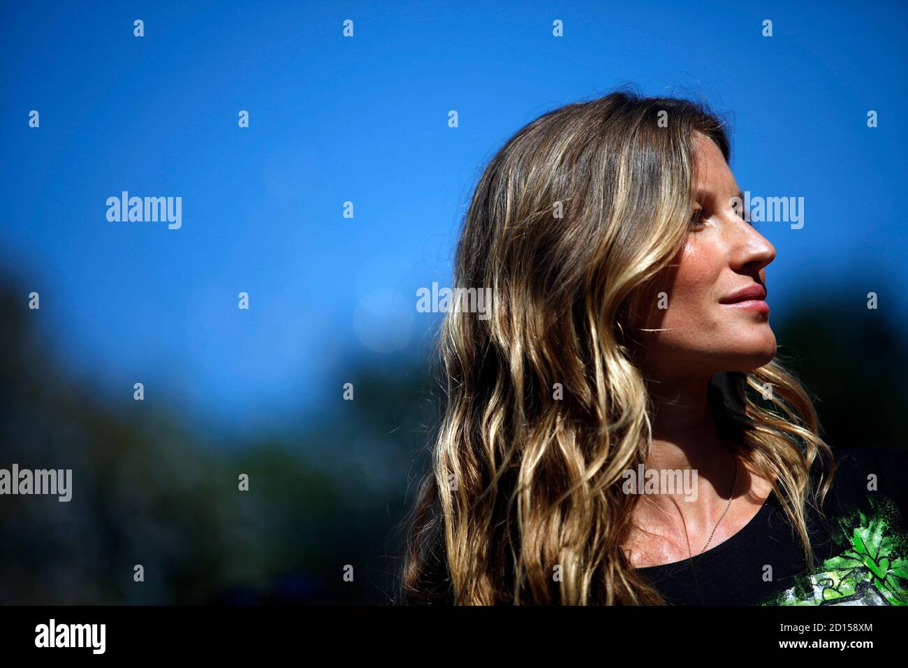 Model Gisele Bundchen speaks at a news conference in New York September 20, 2009. Bundchen has been designated Goodwill Ambassador for the United Nations Environment Programme (UNEP). REUTERS/Eric Thayer (UNITED STATES ENTERTAINMENT) Stock Photo