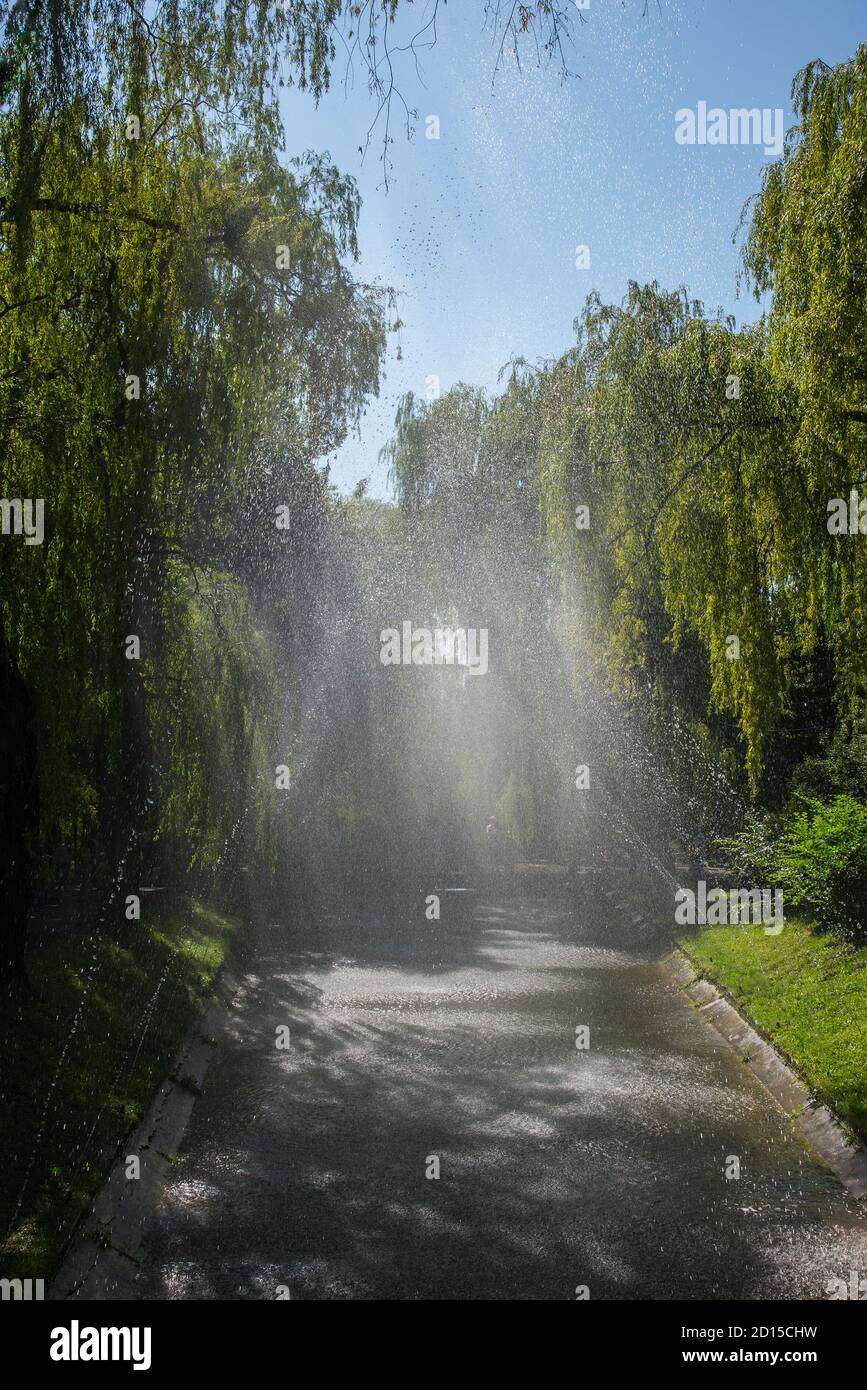 Fountain in the city park Stock Photo - Alamy