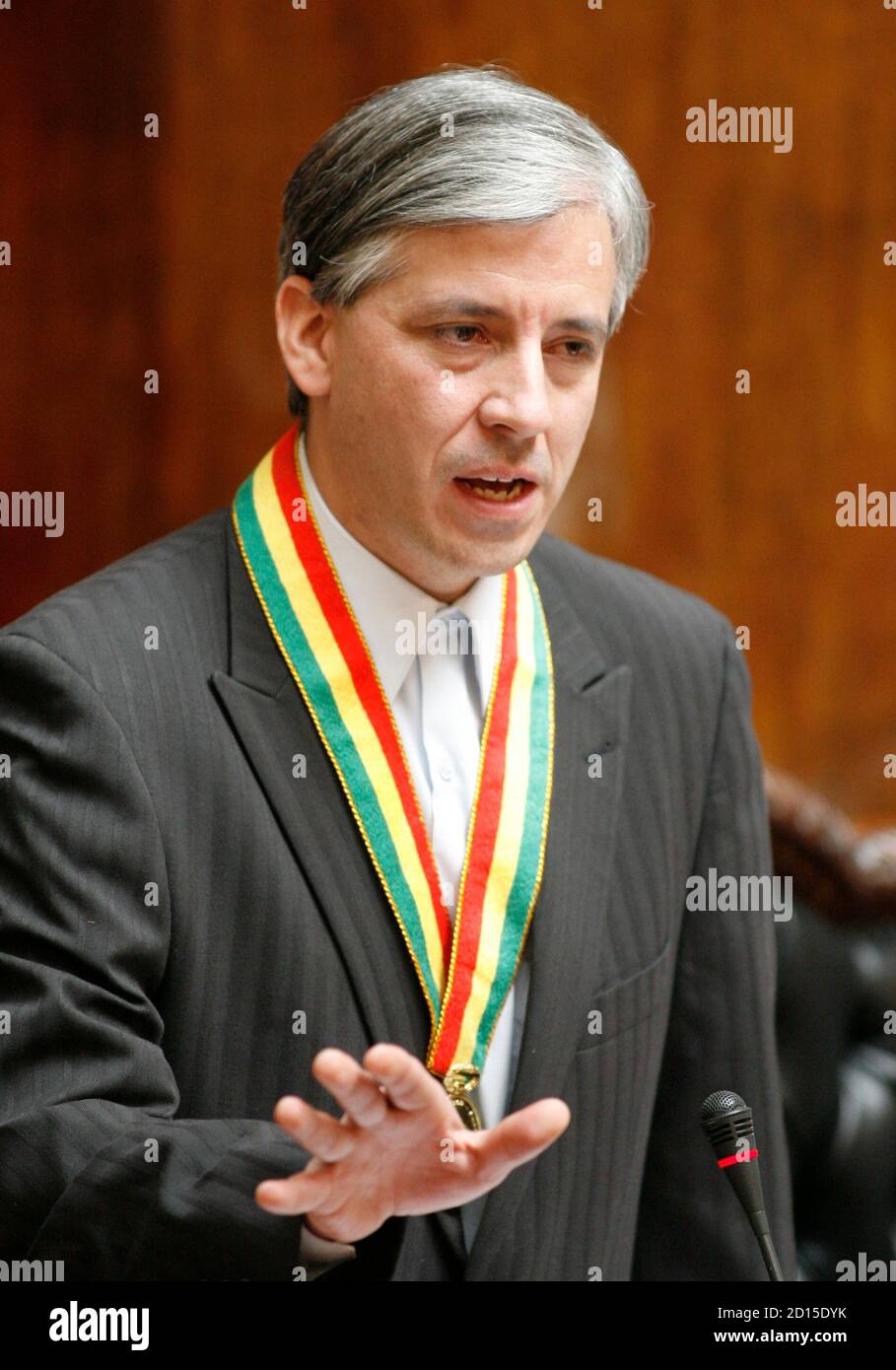 Bolivian Vice President Alvaro Garcia Linera speaks at a congress meeting  on the day of Bolivia's President Evo Morales first anniversary in office,  in La Paz January 22, 2007. REUTERS/David Mercado (BOLIVIA