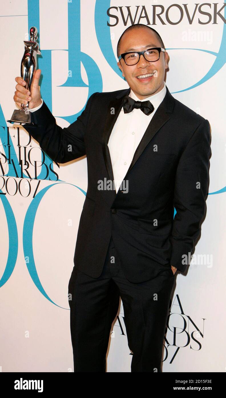 Poses back stage hires stock photography and images Alamy