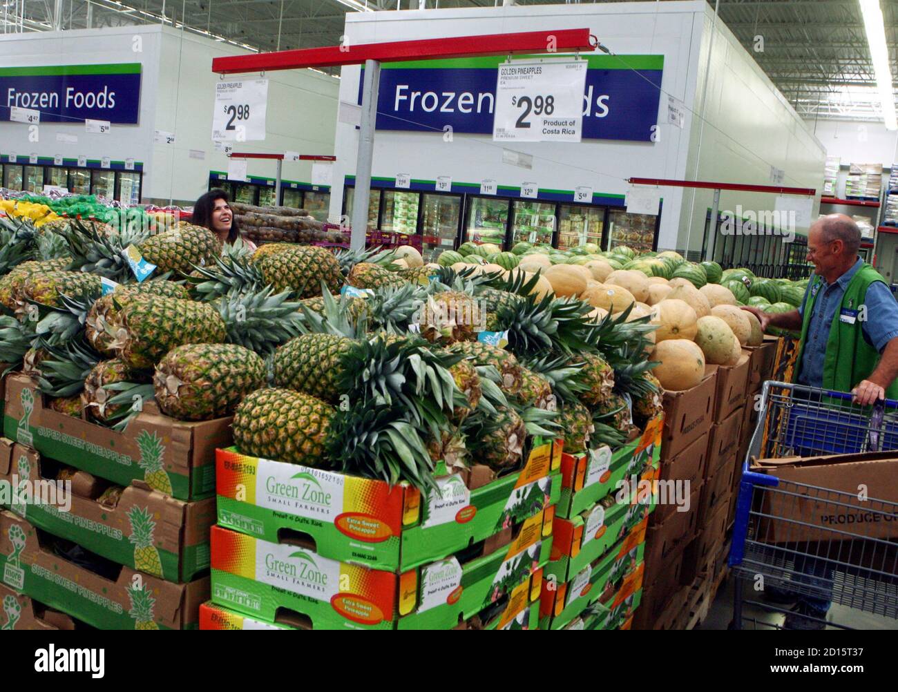 Shoppers Look At Fruits In The Expanded Produce Section At A Remodelled Sam S Club In Rogers Arkansas June 3 2010 Sam S Club Executives Have A New Way To Boost Sales The Warehouse