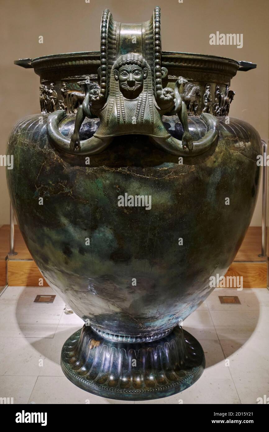 France Cote D Or Chatillon Sur Seine Museum Of The Pays De Chatillon Tresor De Vix The Vix Vase Dating From 530 J C Central Decoration Repr Stock Photo Alamy France Cote D Or Chatillon Sur Seine Museum Of The Pays De Chatillon Tresor De Vix The Vix Vase Dating From 530 J C Central Decoration Repr Stock Photo Alamy
