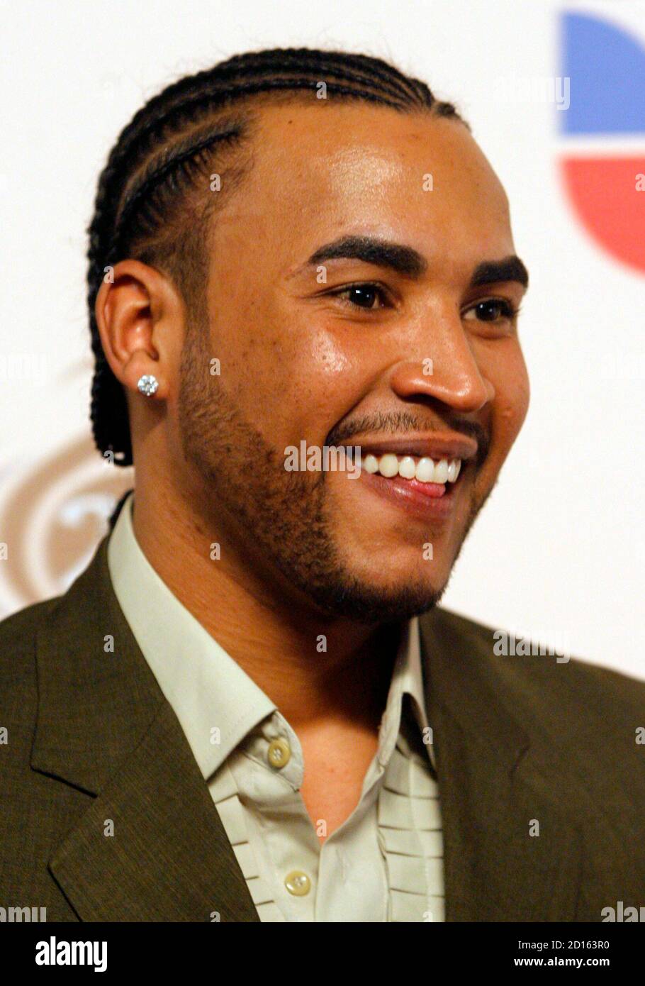 Reggaeton Singer Don Omar Of The United States Arrives At The Premio Lo Nuestro Latin Music Awards Show In Miami February 21 08 Reuters Eric Thayer United States Stock Photo Alamy