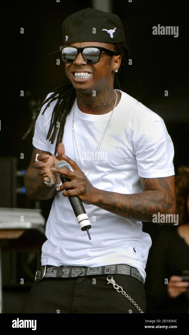 Lil' Wayne performs at Virgin Mobile Festival in Baltimore August 10, 2008.  REUTERS/Bill Auth (UNITED STATES Stock Photo - Alamy