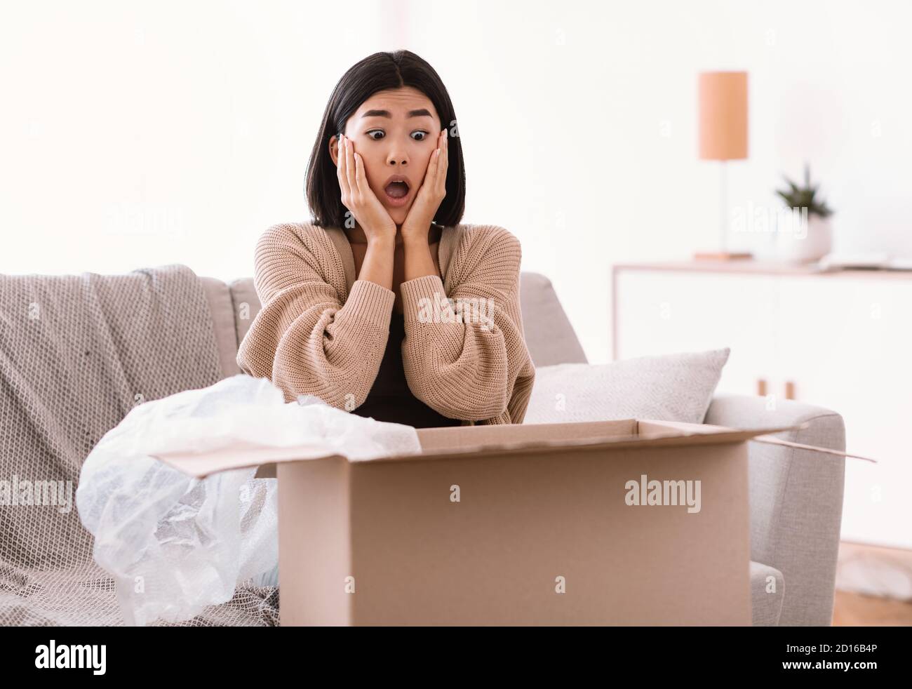 Damaged parcel hires stock photography and images Alamy