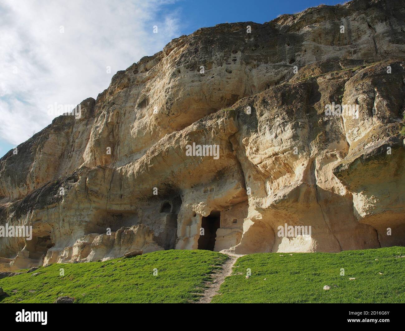 ChufutKale, medieval cave settlement in Crimea Stock Photo Alamy