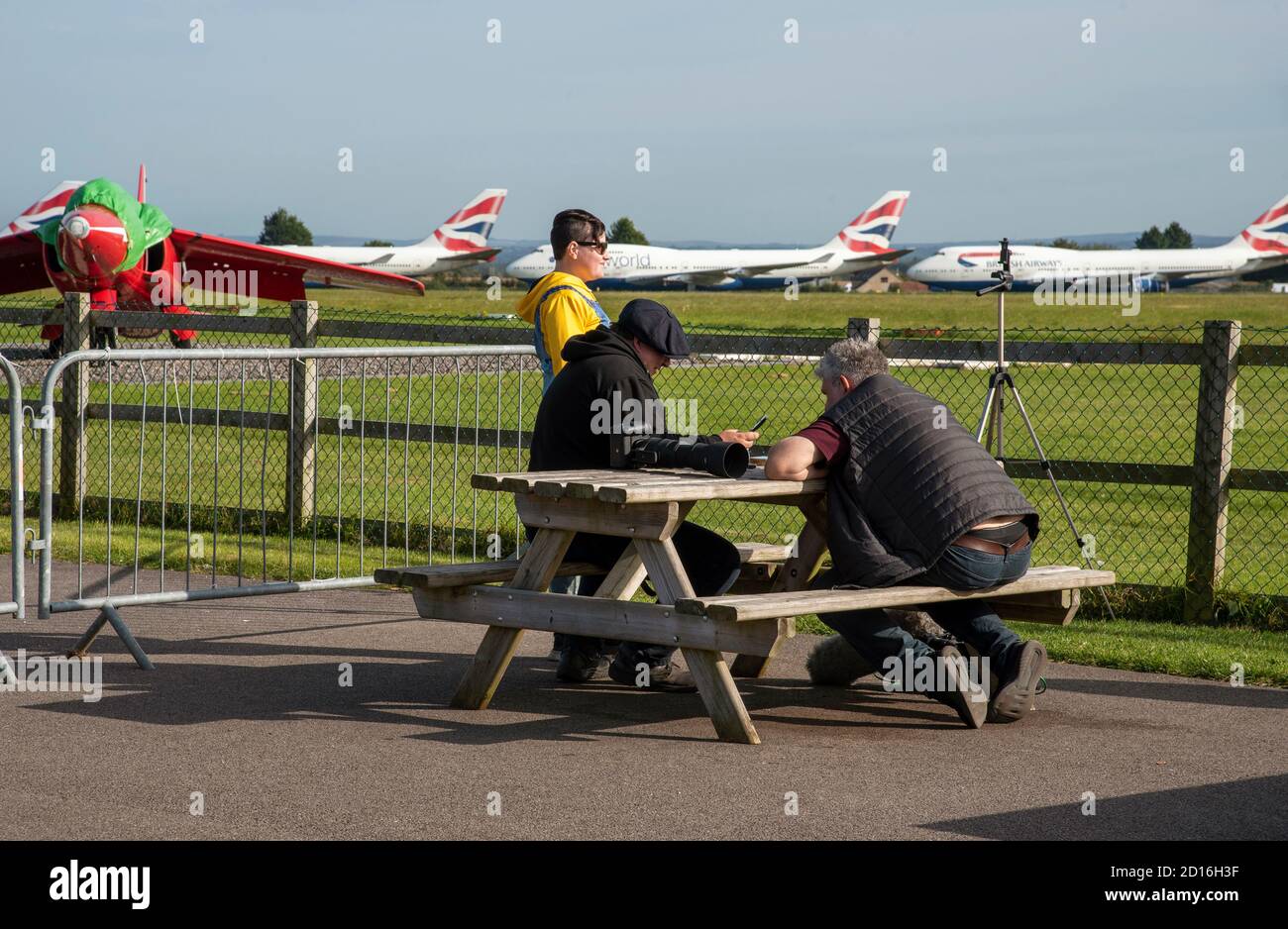 Plane spotter hires stock photography and images Alamy
