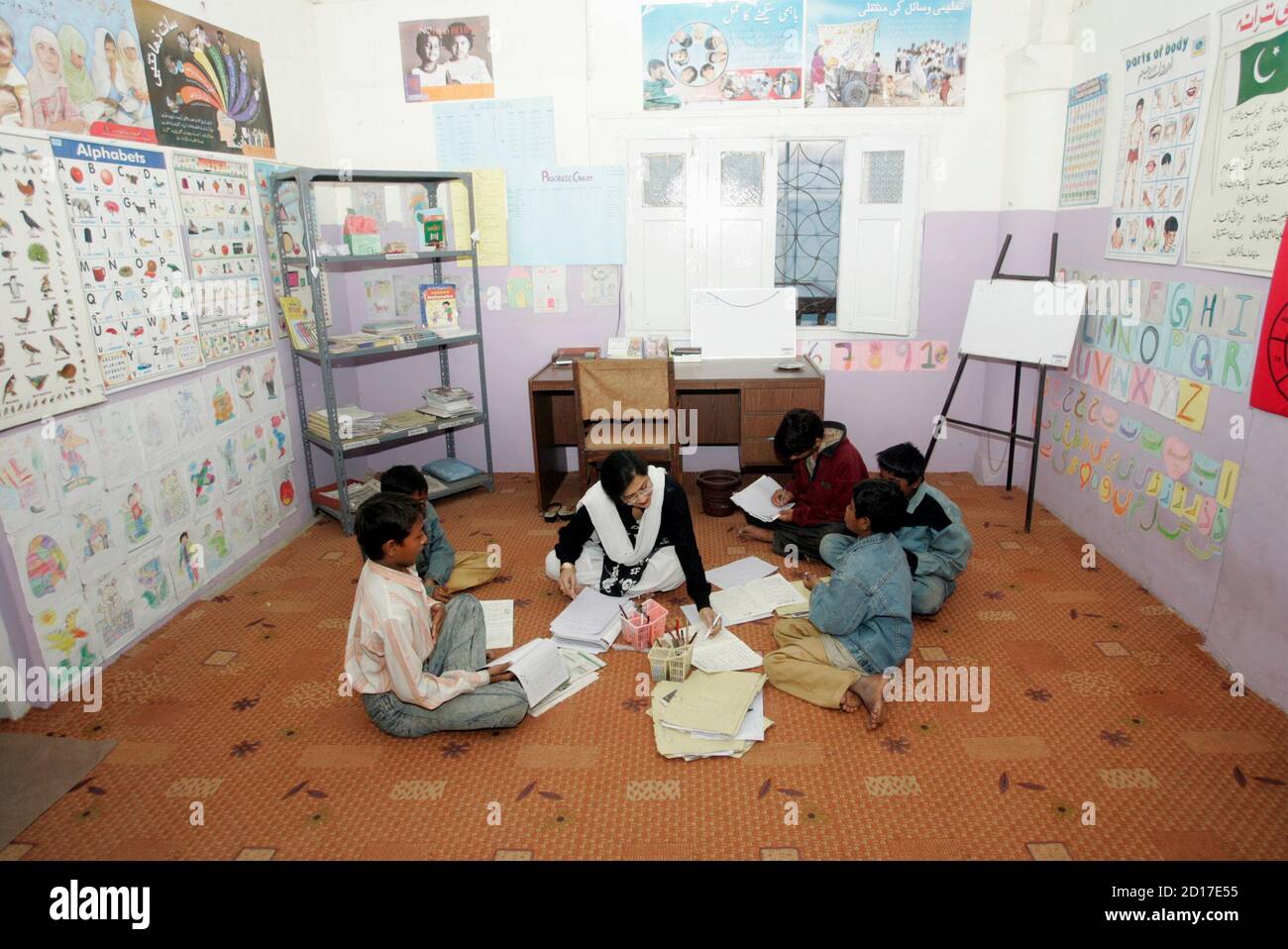 Street kids sniffing glue in hires stock photography and images Alamy