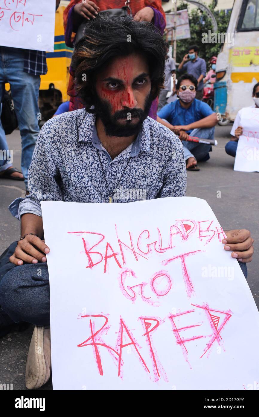 Dhaka, Dhaka, Bangladesh. 5th Oct, 2020. Bangladesh Student Union blocked the road in Shahbag and held a mass sit-in with anti-rape slogans and placards. Credit: Md. Rakibul Hasan/ZUMA Wire/Alamy Live News Stock Photo