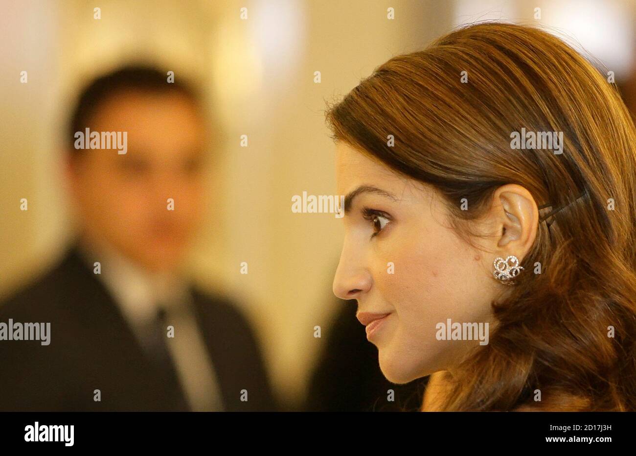 Queen Rania of Jordan leaves after a visit of the Imperial Silver Collection (Silberkammer) in Vienna's Hofburg palace April 9, 2008.  REUTERS/Herbert Neubauer  (AUSTRIA) Stock Photo