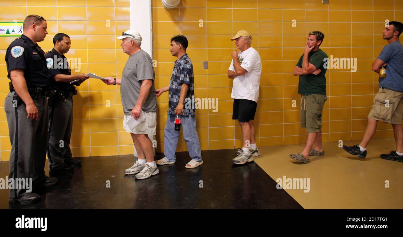 How does deepwater drilling work hires stock photography and images