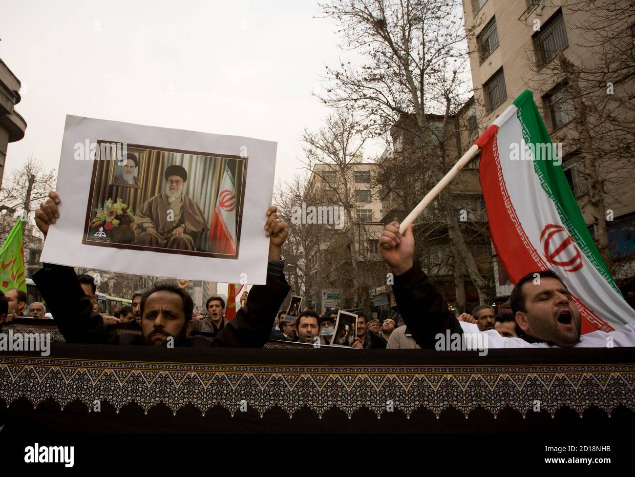 Khamenei Supporters Office of the iranian supreme leader hi-res stock photography and ...