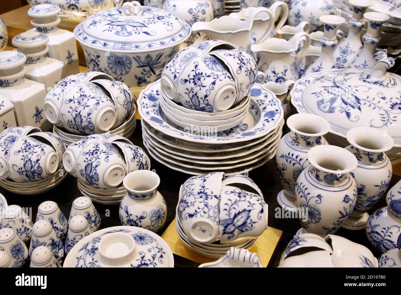 Crockery is displayed during an exhibition of German porcelain manufactures  Meissen in Berlin April 14, 2010. Berlin's famous KaDeWe (Kaufhaus des  Westens, department store of the West) on Wednesday opened an exhibition