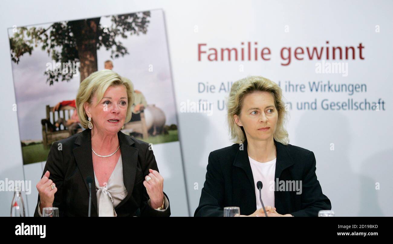 Liz Mohn, deputy chairperson of the board of the Bertelsmann foundation and  German Family Minister Ursula von der Leyen (L) present the new book  "Familie gewinnt" (Family wins) in Berlin May 8,