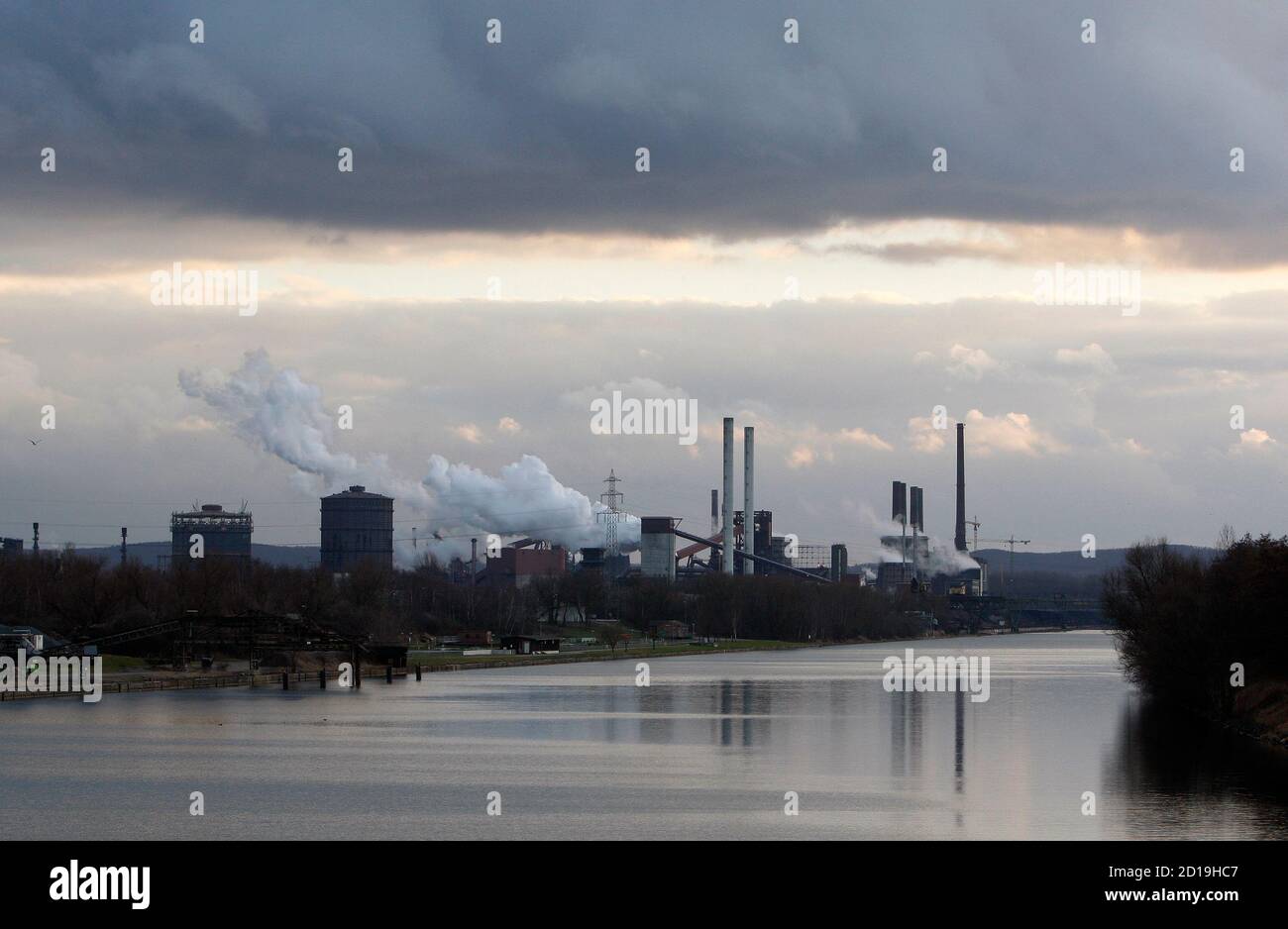 General view of a factory of Salzgitter Flachstahl GmbH, a company of steel  manufacturer Salzgitter AG in Salzgitter March 11, 2009. German industrial  output fell by a record 7.5 percent in January,