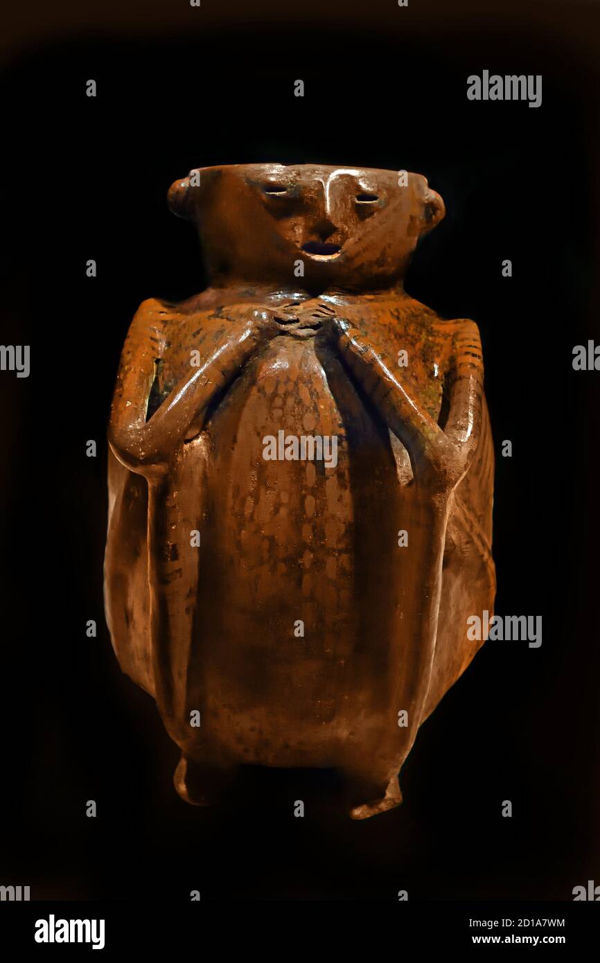Calima culture. Pre-Columbia cultures from Cauca Valley, Colombia. Anthropomorphic vessel. Integration period (800-1500 AD)  America, American, Painted ceramic Stock Photo