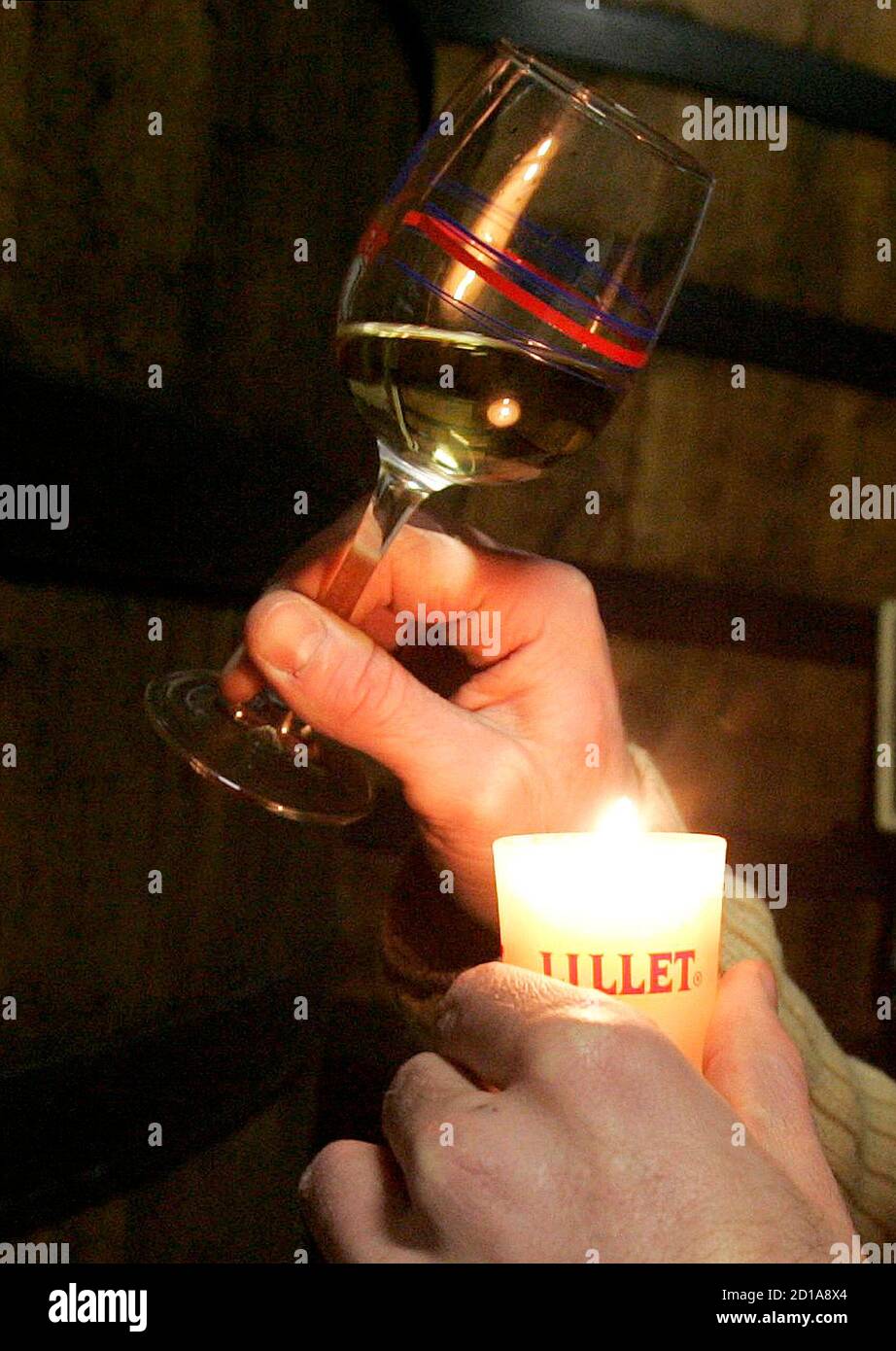 James bond and martini hires stock photography and images Alamy
