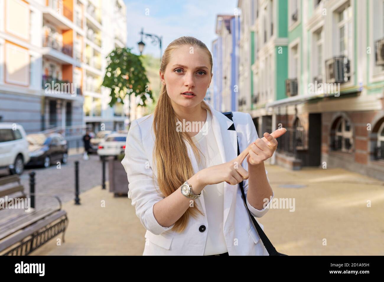 Web cam girl hi-res stock photography and images - Page 3 - Alamy