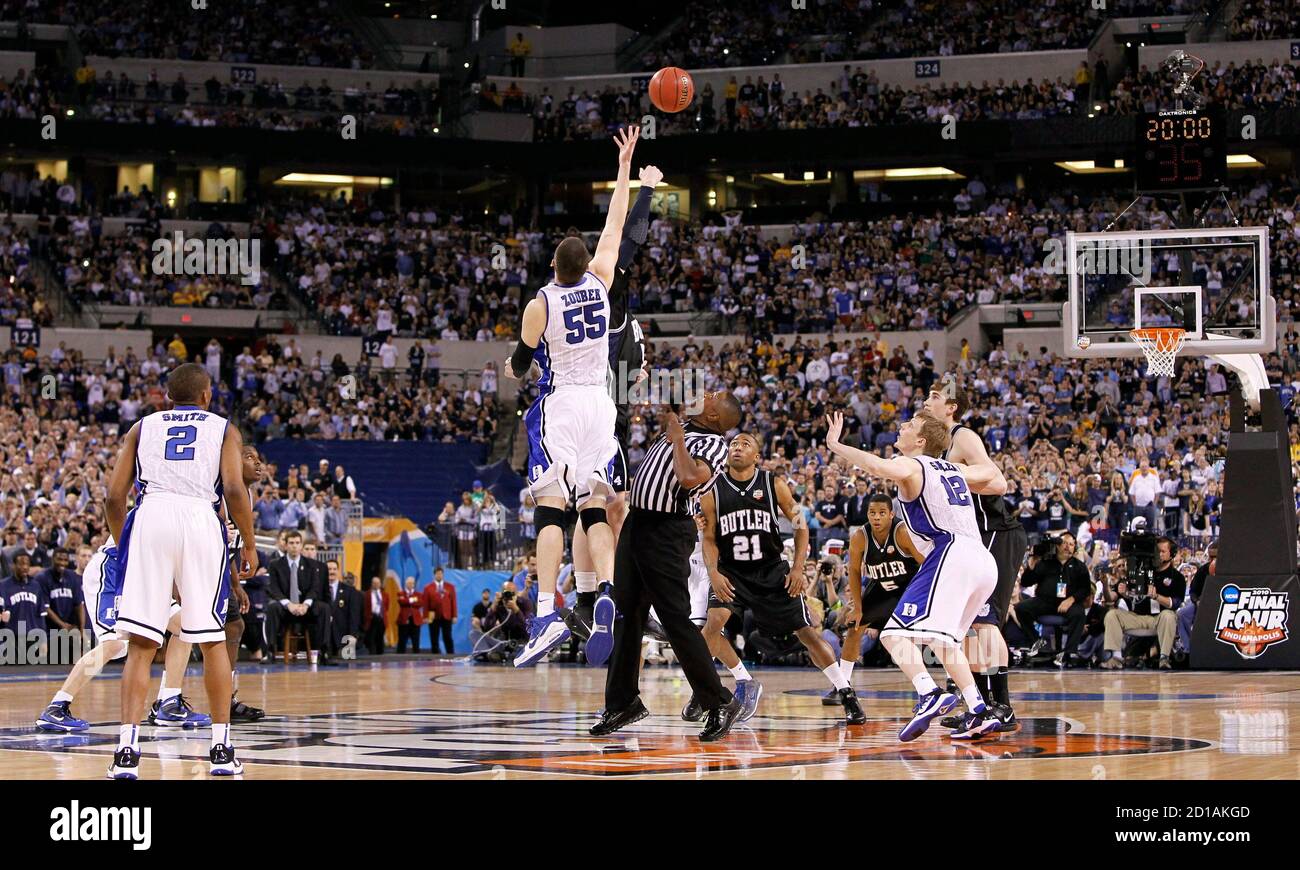 Basketball Tip Off High Resolution Stock Photography and Images Alamy