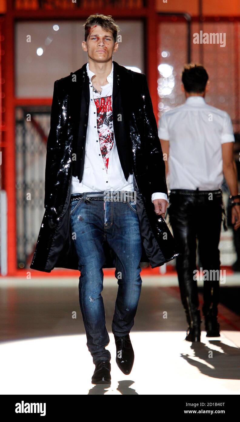 A model presents a creation as part of the Dsquared2 Fall/Winter 2010/11  Men's collection during Milan Fashion Week January 19, 2010.  REUTERS/Alessandro Garofalo (ITALY - Tags: FASHION Stock Photo - Alamy