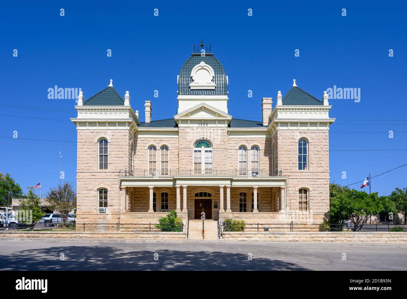 Town Square and Historic Crockett County Courthouse built in 1902. Ozona City in Crockett County in West Texas, United States Stock Photo