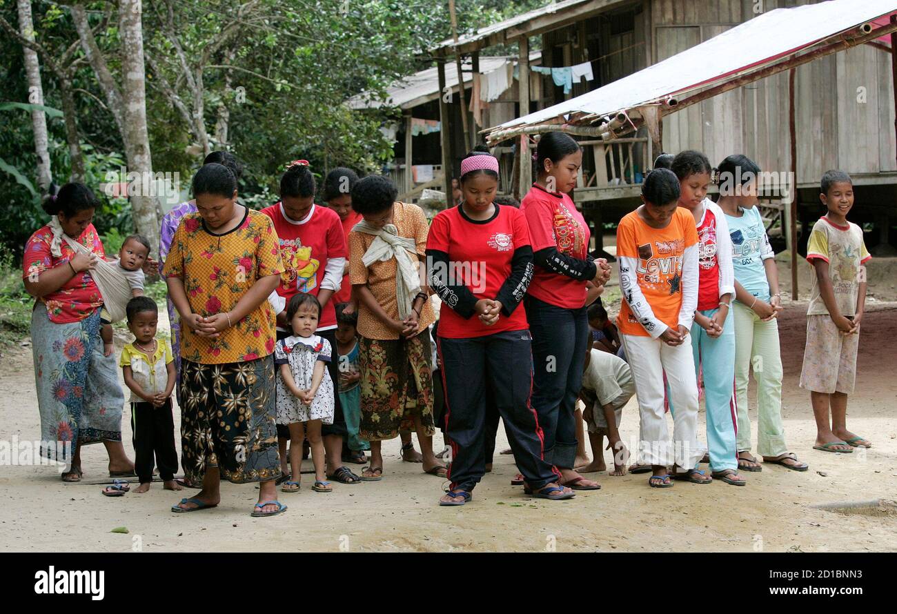 Malaysian Aborigines From The Temiar Tribes Pray Deep In The Heart Of A Jungle In Northeastern Kelantan State Bordering Thailand June 25 2007 Religious Groups Fear That The Rights Of Minority Faiths