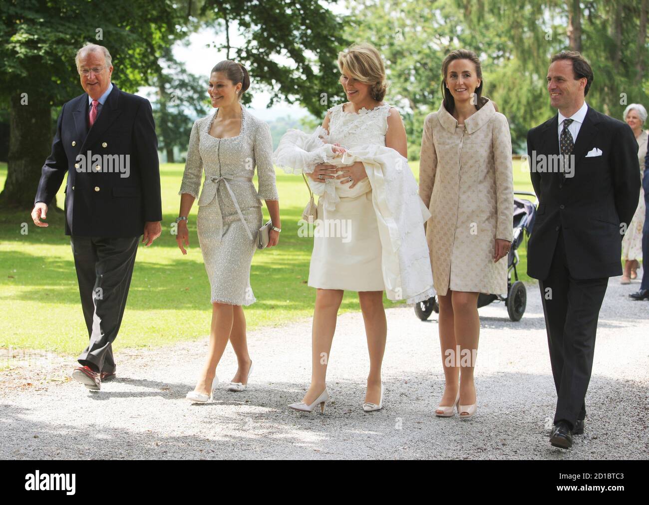 Belgium's King Albert II (L-R) , Sweden's Princess Victoria, Belgium's  Princesses Mathilde and Claire and Count Sebastien von Westphalen walk in  the garden of the Ciergnon Castle June 14, 2008, after the