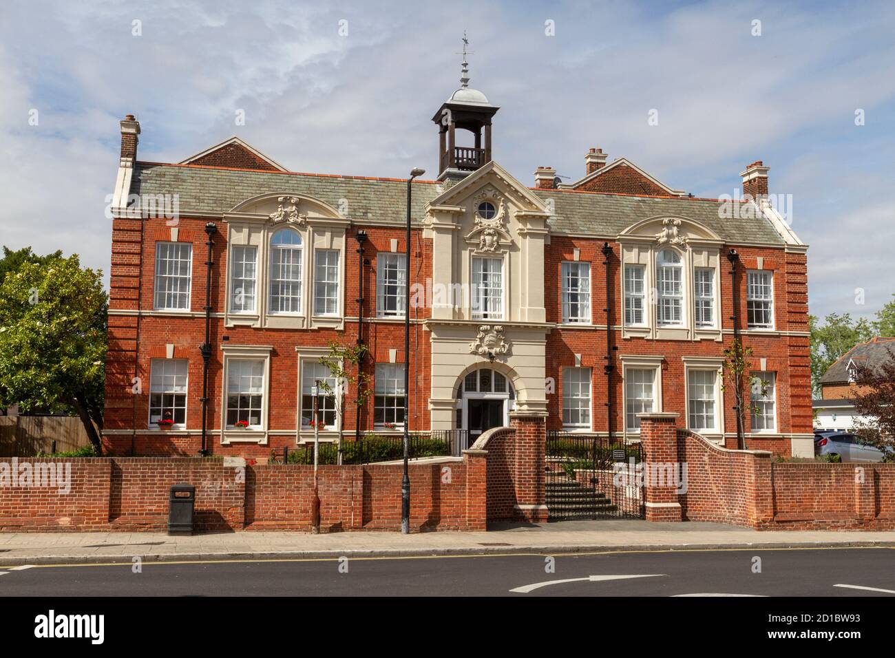 House converted into flats hi-res stock photography and images - Alamy