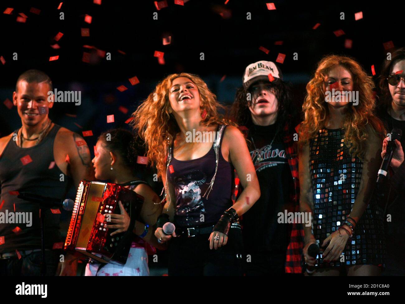 Shakira And Paulina Rubio High Resolution Stock Photography And Images Alamy