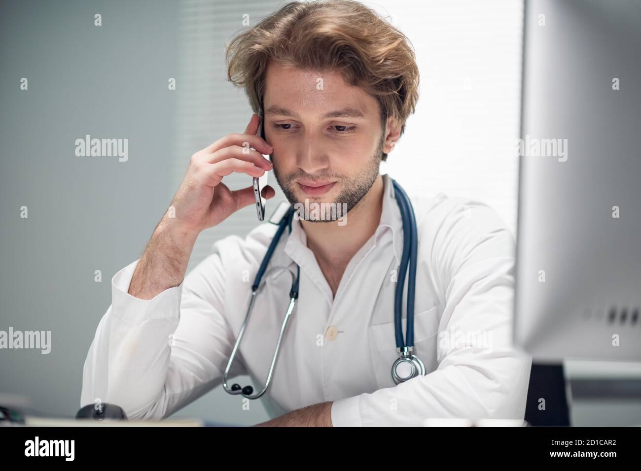 People making phone calls in hires stock photography and images Alamy