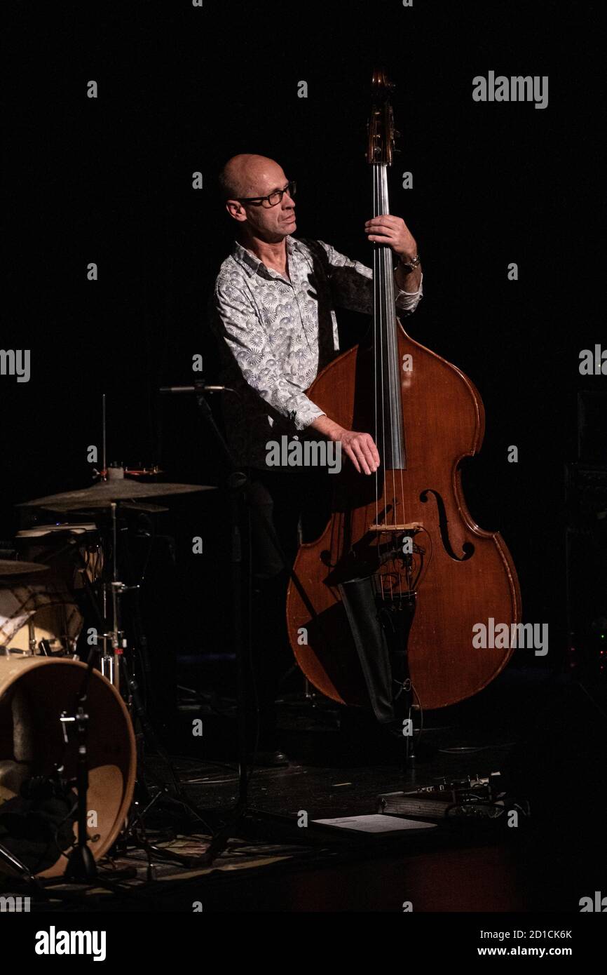 Hartmut Leisegang , Keimzeit Akustik Quintett, „Albertine“, Comödie Dresden, 05.10.2020, Mademoiselle Albertine est partie! Mademoiselle Albertine ist Stock Photo