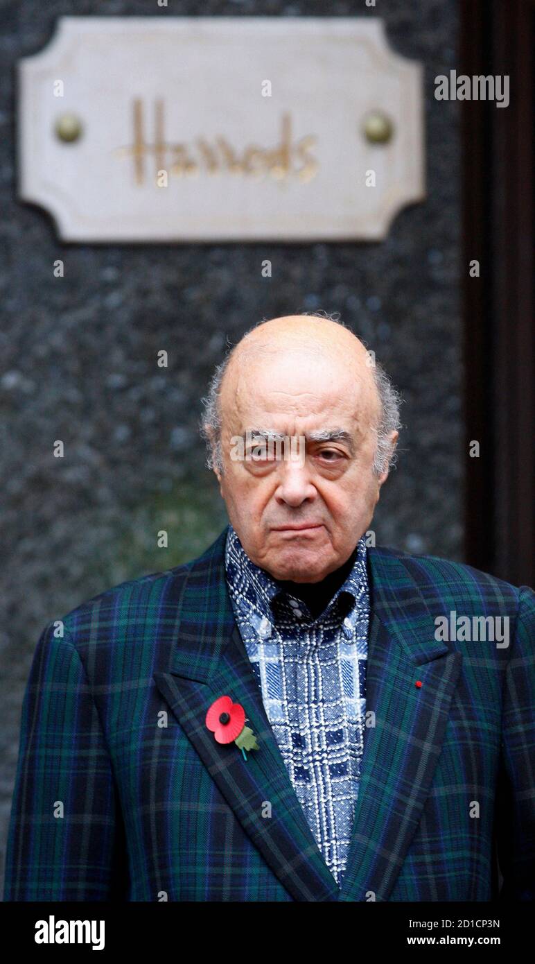 Annual harrods christmas parade hires stock photography and images Alamy