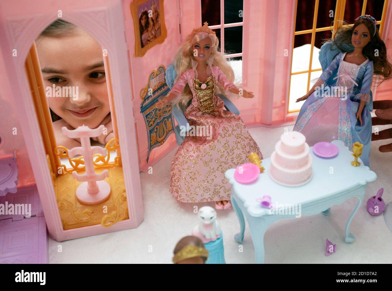 Barbie dolls house hi-res stock photography and images - Alamy
