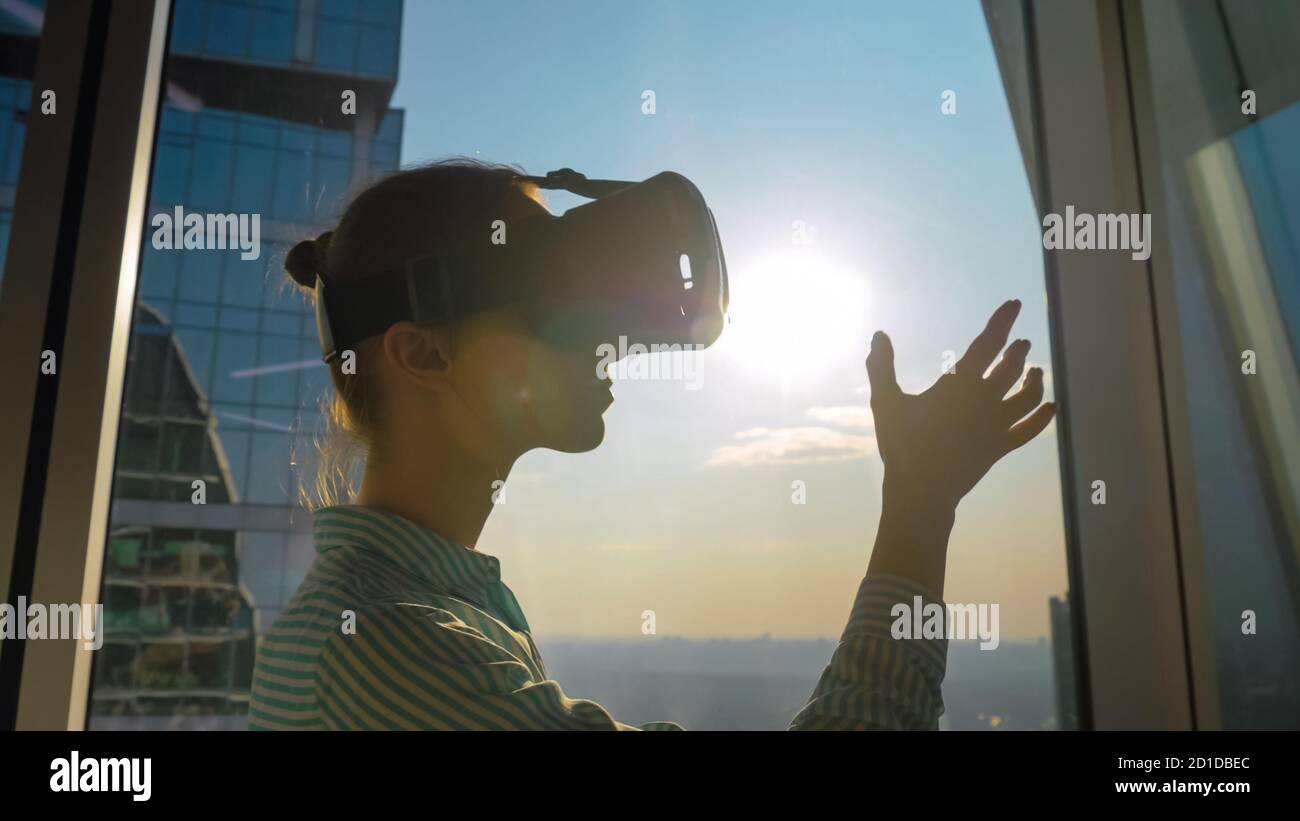 Headset vr visual hand vision hires stock photography and images Alamy