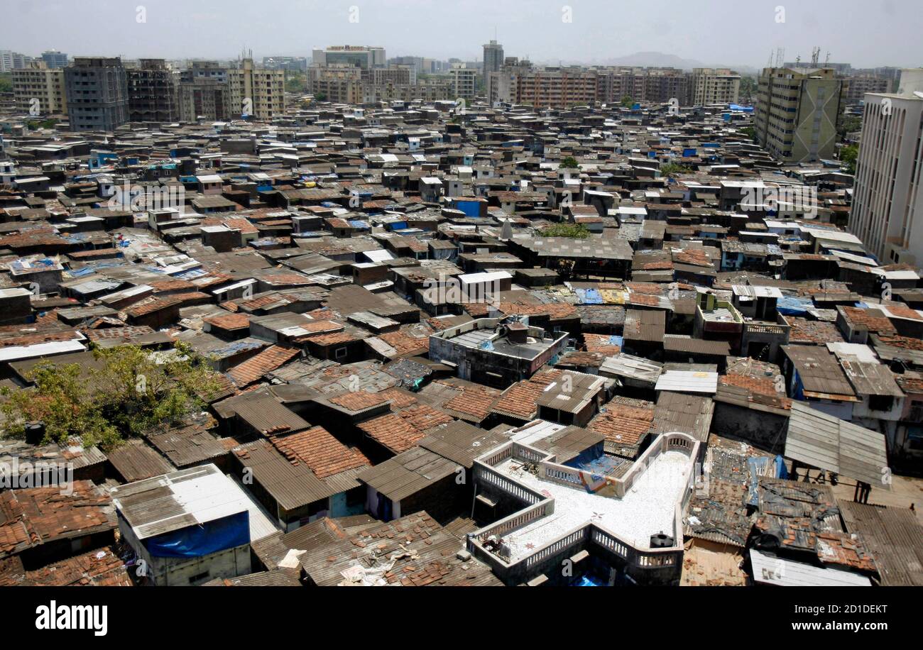 Slums high rise buildings mumbai hi-res stock photography and images ...