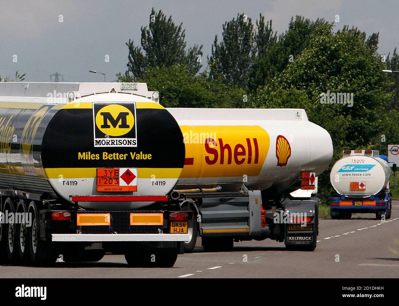Shell oil logo tanker hires stock photography and images Alamy