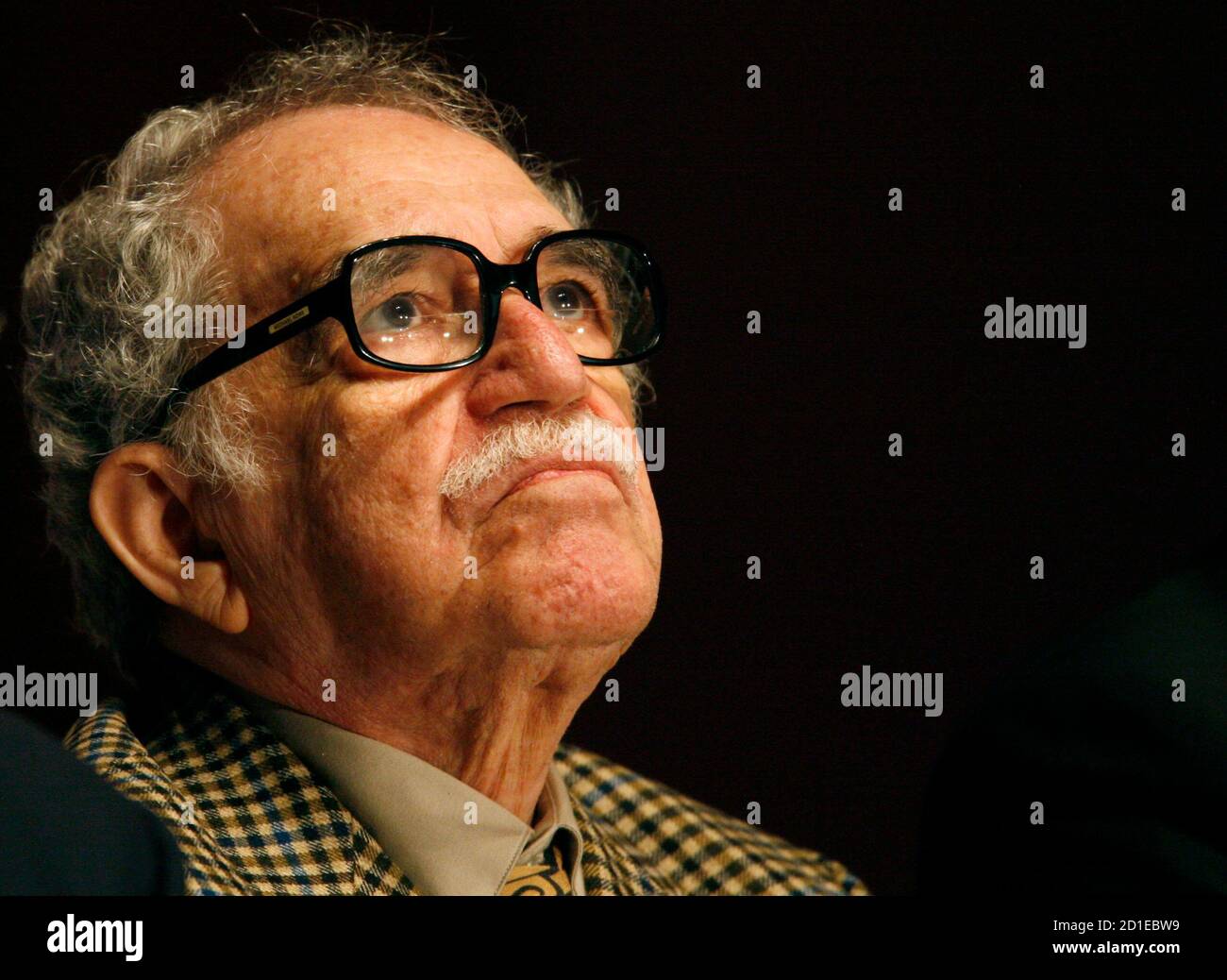 Nobel Prize winner Gabriel Garcia Marquez listens to a speech during the  New Journalism Prize awards ceremony at the Museum of Contemporary Art  (MARCO) in Monterrey October 2, 2007. The award recognizes