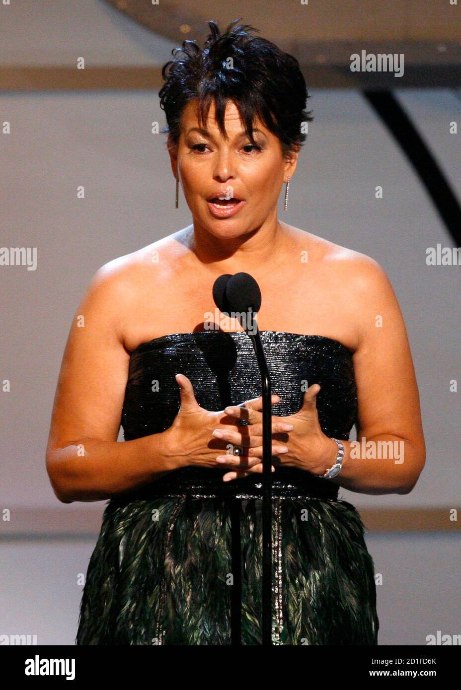 BET CEO Debra Lee speaks at the BET Awards '09 in Los Angeles June 28,  2009. REUTERS/Mario Anzuoni (UNITED STATES ENTERTAINMENT Stock Photo - Alamy