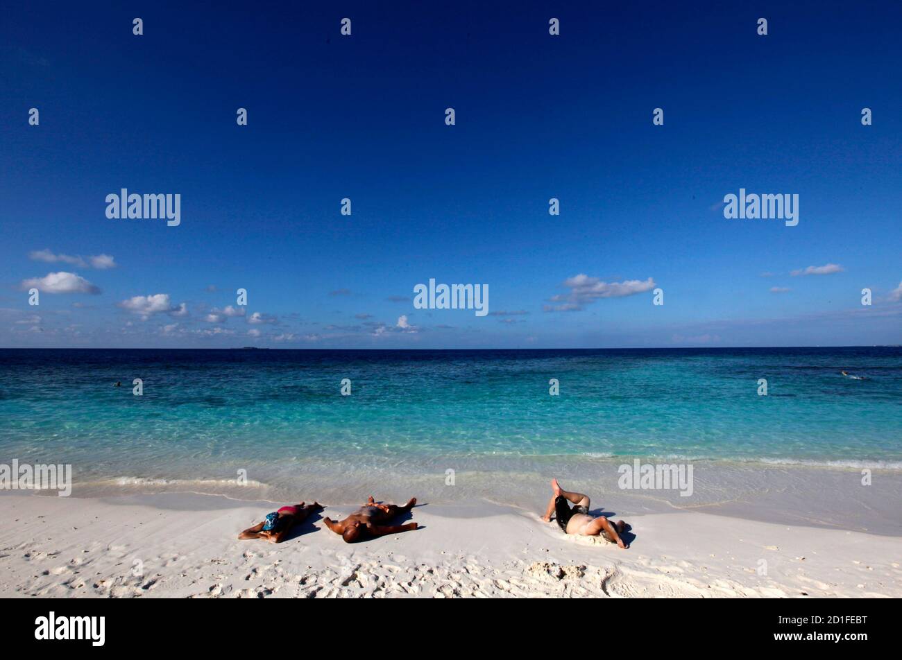 People sunbathing dangerous hires stock photography and images Alamy