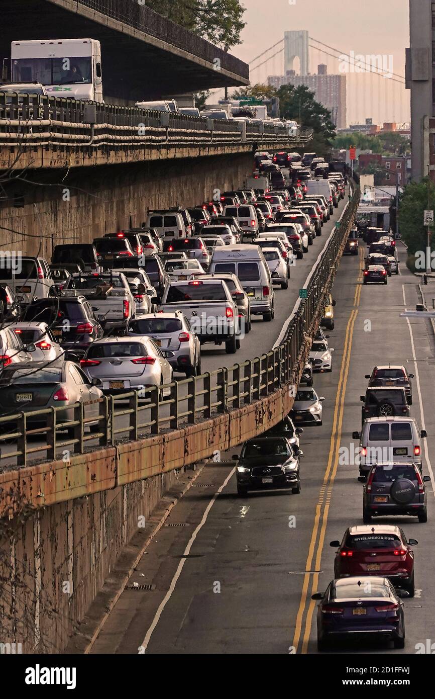 traffic jam at rush hour on the BQE in Brooklyn NYC Stock Photo